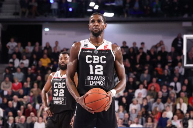 Kentan Facey Returns to Knox College to Inspire the Next Generation